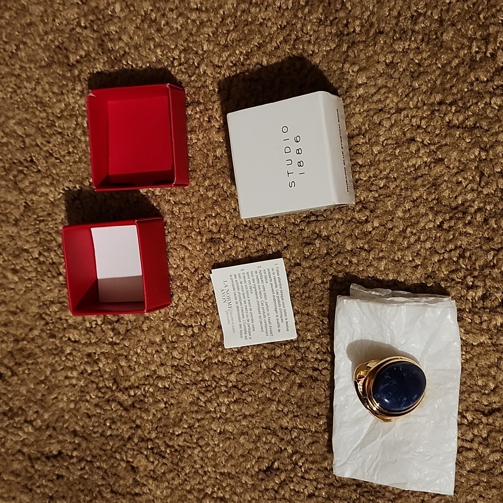 Ring - Picture 3 of 3